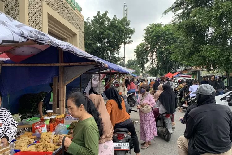 Tempat Berburu Takjil di Bekasi